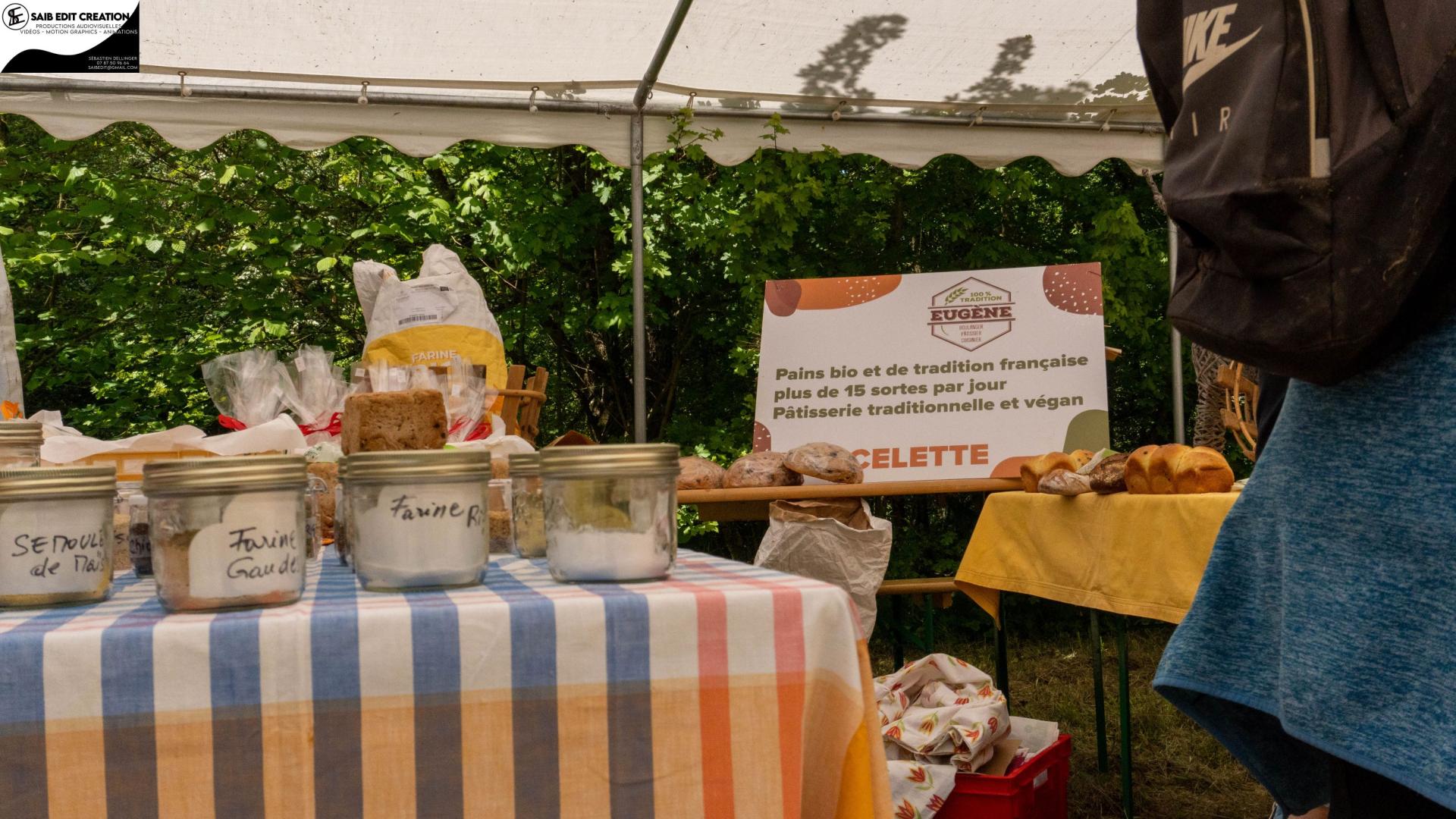 Boulangerie Losson - Edith et son stand sur la fabrication du pain